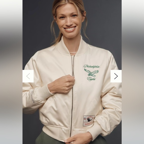 Mitchell & Ness Cream cropped Bomber Jacket size small